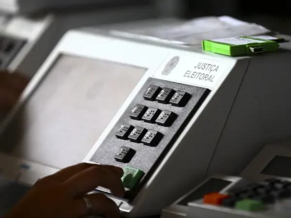 Aberto prazo para transferência temporária de local de votação