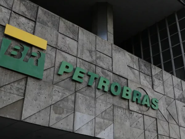Petrobras: Após cair abaixo de 90% em maio, fator de utilização de refinarias sobe em junho