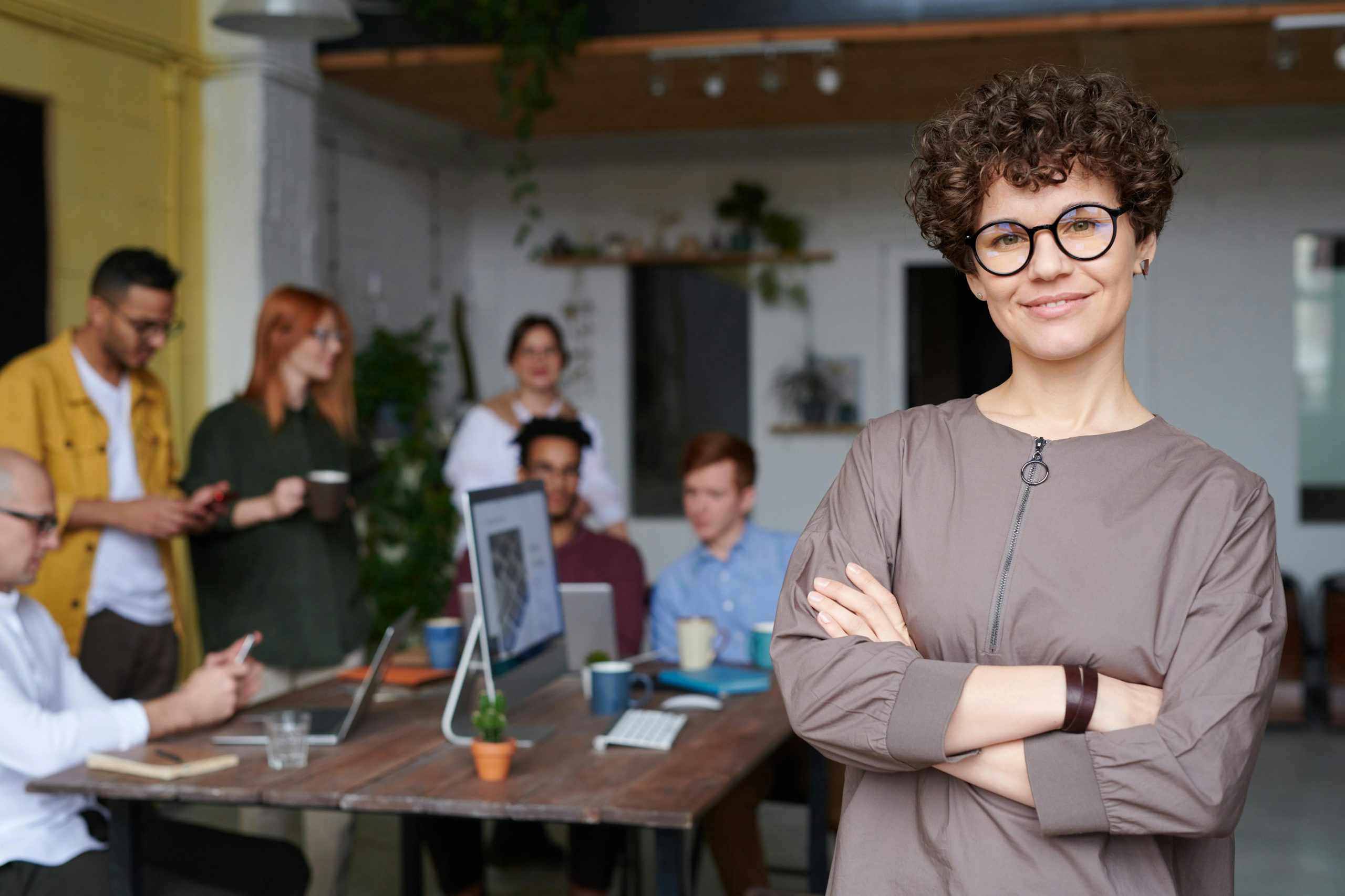 Avanço da liderança feminina em empresas diminui, diz estudo