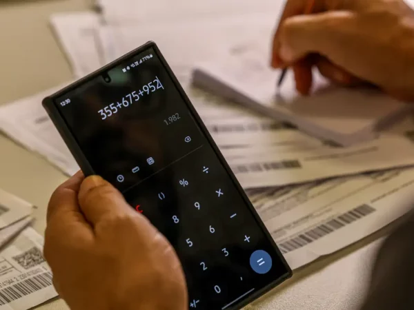 Taxa média de juro caiu para 51,2% em julho para pessoas físicas
