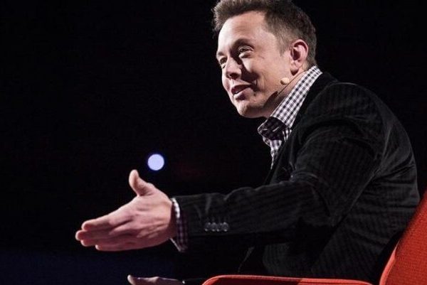Startup de IA de Elon Musk lança nova versão de seu chatbot Grok