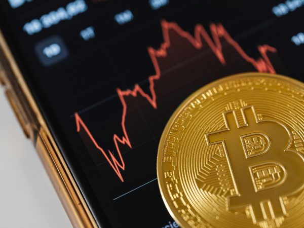 Criptomoedas: bitcoin cai sem catalisador para recuperação consistente