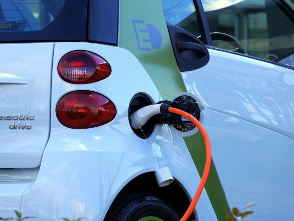 Governo ainda não respondeu pedido de alta da alíquota de importação de elétricos, diz Anfavea