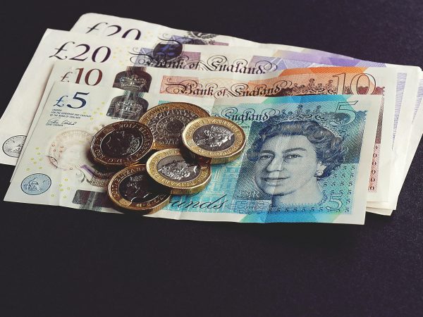 Bolsas da Europa fecham mistas, com Londres em alta após BHP puxar ganhos de mineradoras