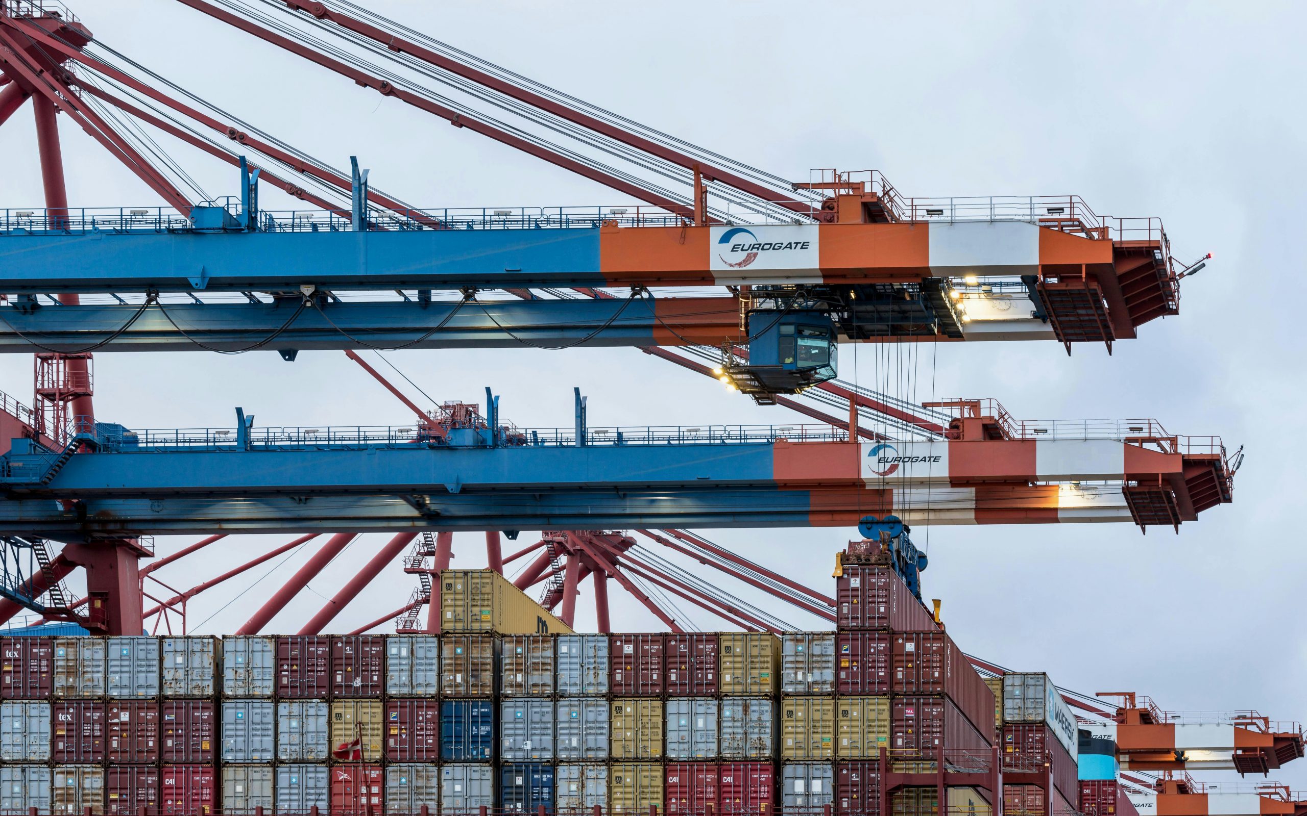 Balança comercial tem superávit de US$ 1,370 bilhão na 3ª semana de agosto