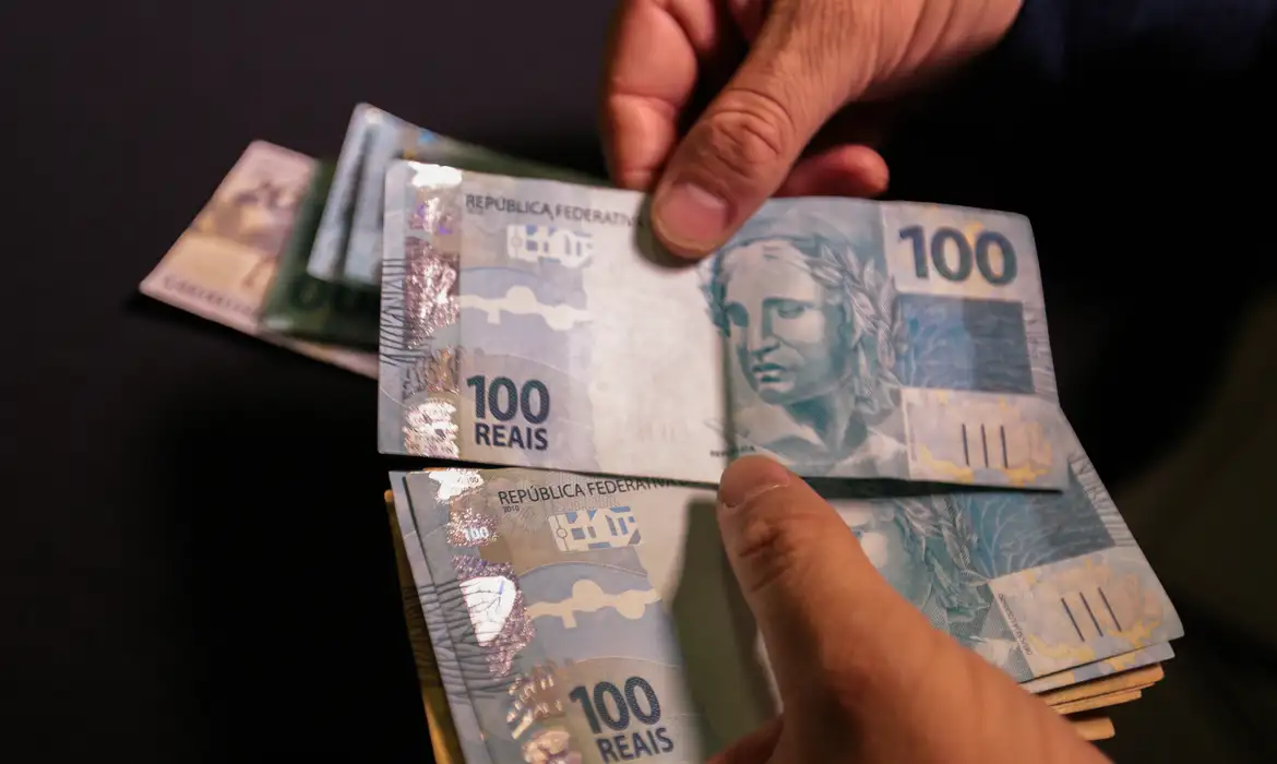 Mudar a arquitetura financeira é urgente, avisam economistas