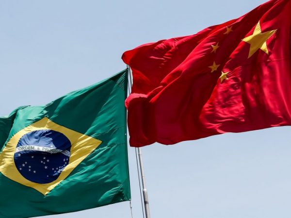 Brasil e China assinam memorando para aumentar integração e facilitar comércio bilateral