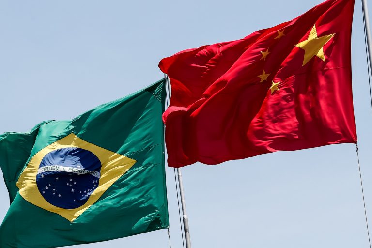 Brasil e China assinam memorando para aumentar integração e facilitar comércio bilateral