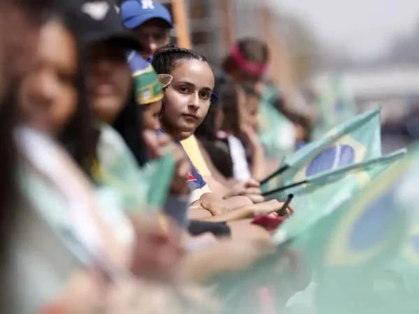 Desfile de 7 de Setembro destaca vacinação e homenageia gaúchos