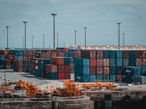 Fitch Ratings eleva projeção para PIB global em 2024, para 2,7%, mas vê desaceleração em 2025