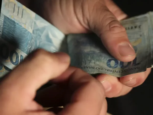 Greve faz Tesouro Direto suspender venda de títulos nesta terça-feira