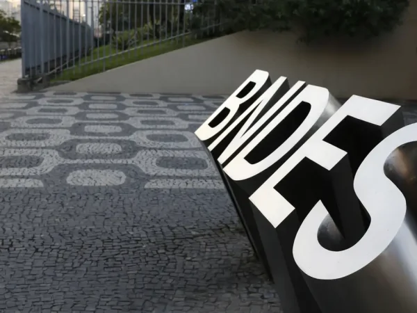 BNDES e banco dos EUA assinam acordo para investimentos no Brasil