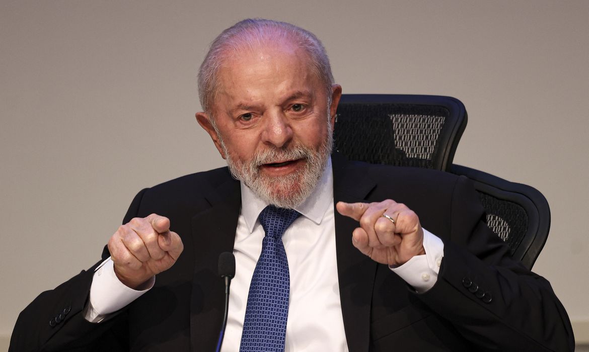 No Brics, Lula defende meios alternativos para trocas comerciais