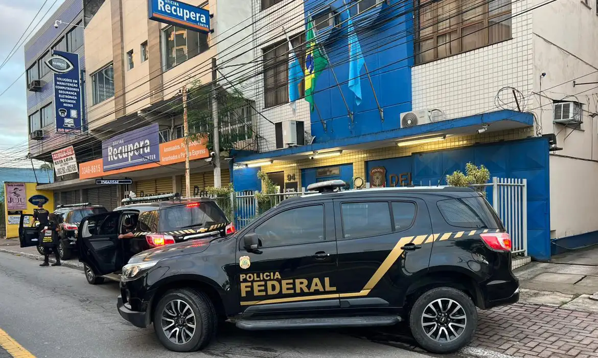 Operação da Polícia Federal apura crimes contra o sistema financeiro