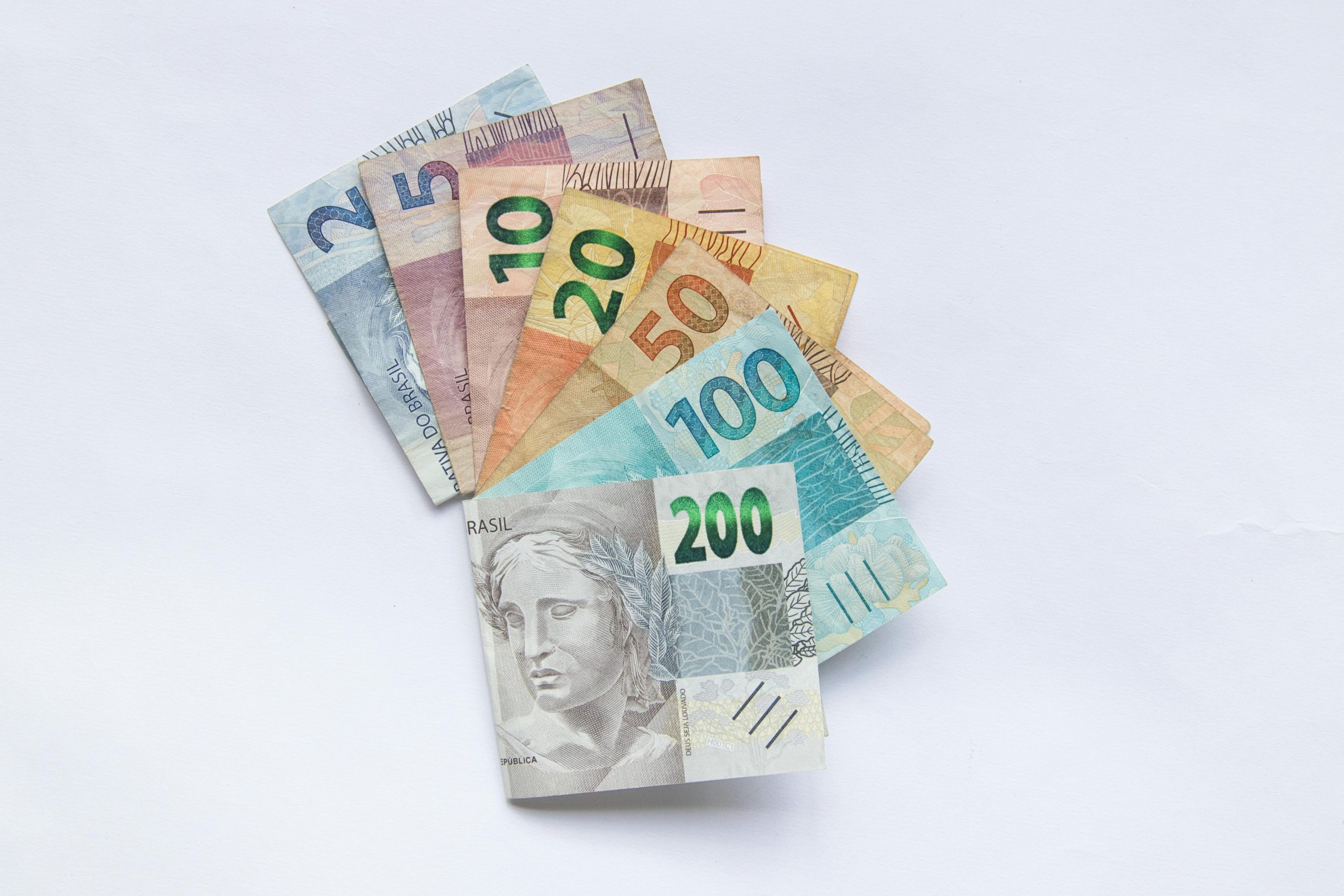CNI aumenta de 2,4% para 3,4% a projeção de crescimento do PIB de 2024