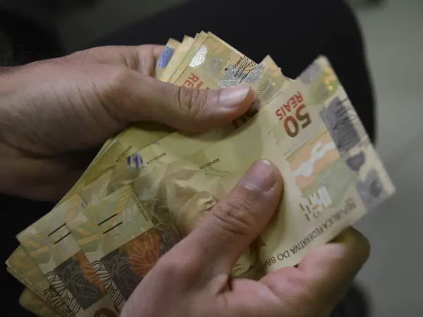 Estimativa de alta do PIB de 2024 permanece em 3,00% no relatório Focus do BC