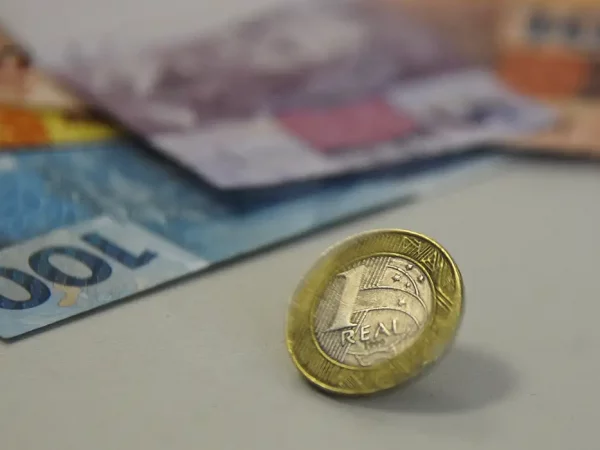 PIB brasileiro pode crescer a uma taxa de 2,5% nos próximos impulsionado pelos setores de mineração, infraestrutura e energia, avalia Joaquim Levy