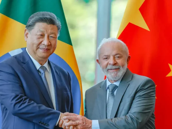 Presidentes do Brasil e da China assinam 37 acordos bilaterais