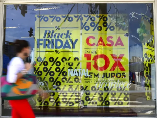 46,4% dos consumidores que comprarão na Black Friday querem gastar mais que em 2023, diz ACSP