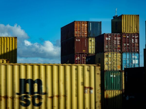 Mdic: Camex reduziu imposto de importação de 13 produtos de vários setores, como medicamentos