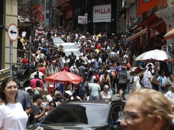 Procon e Febraban orientam consumidores sobre gastos no fim de ano
