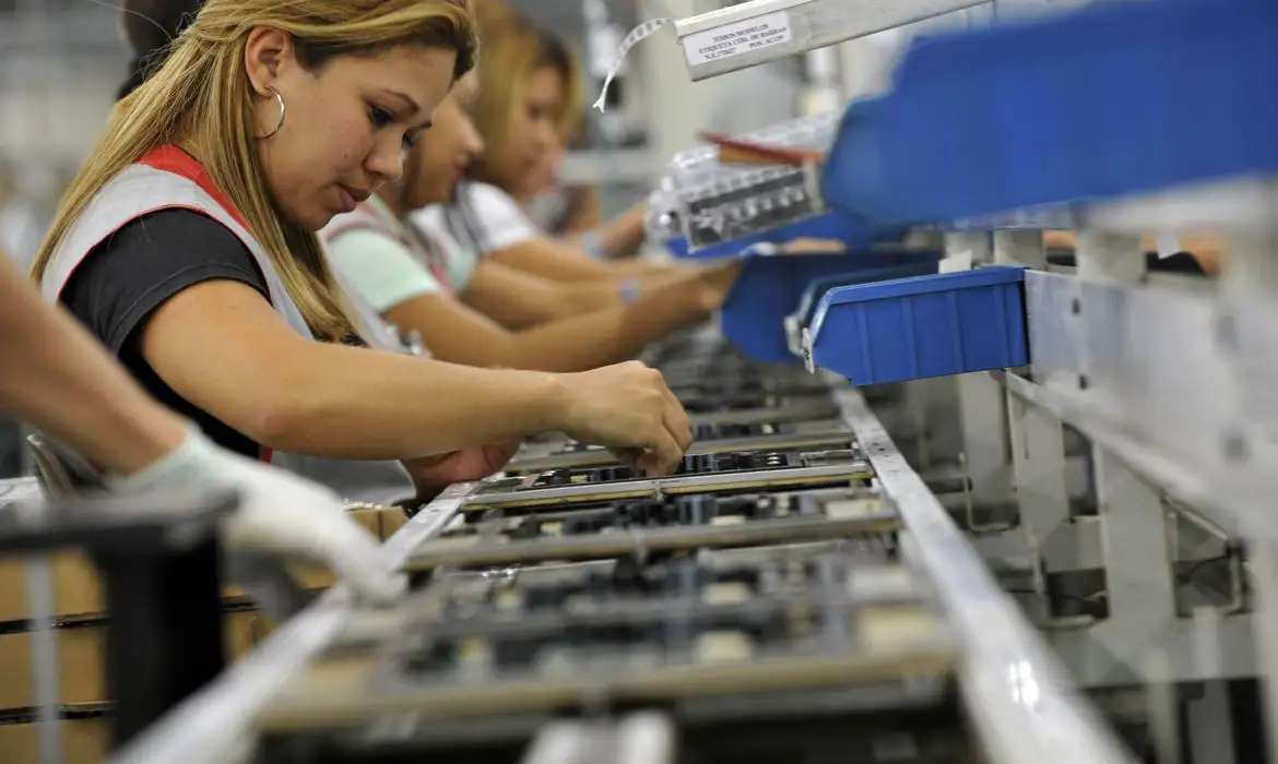 Indústria eletroeletrônica anuncia investimentos de R$ 5 bi até 2027