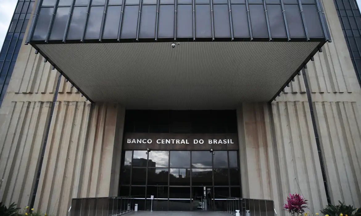 Estoque de crédito no Brasil sobe 1,2% em novembro, diz BC