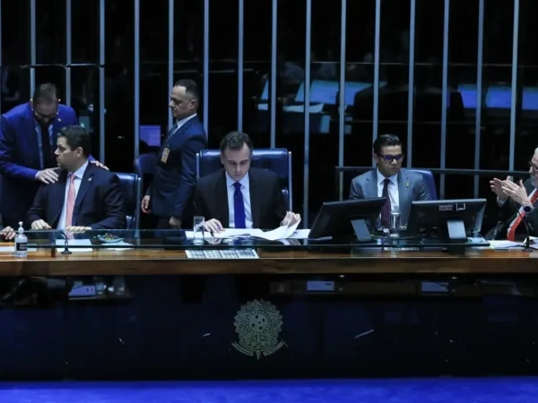 Senado aprova taxação de 15% sobre lucro de multinacionais