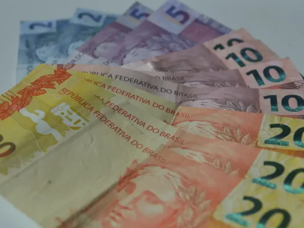 Receitas terão de subir R$ 17,9 bi para atingir déficit zero em 2025