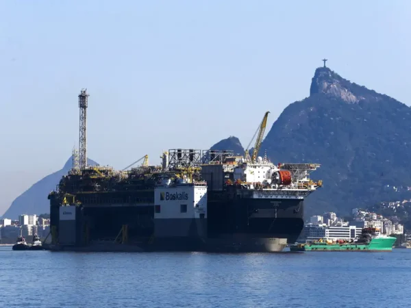 União deve leiloar 78 milhões de barris de petróleo em 2025