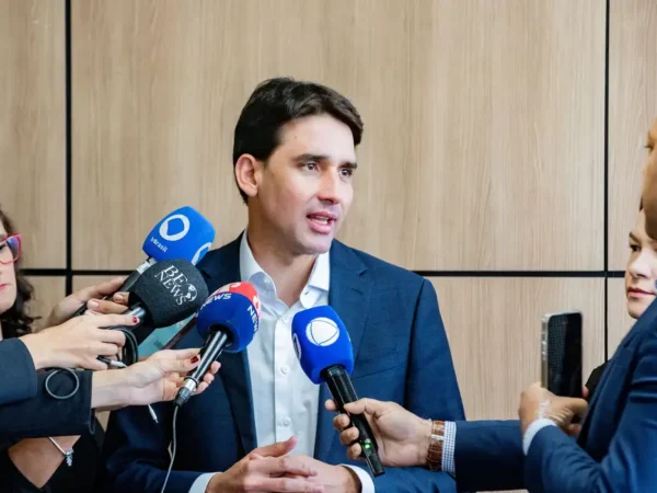 Ministro diz que fusão entre Azul e Gol pode reduzir preço de passagem