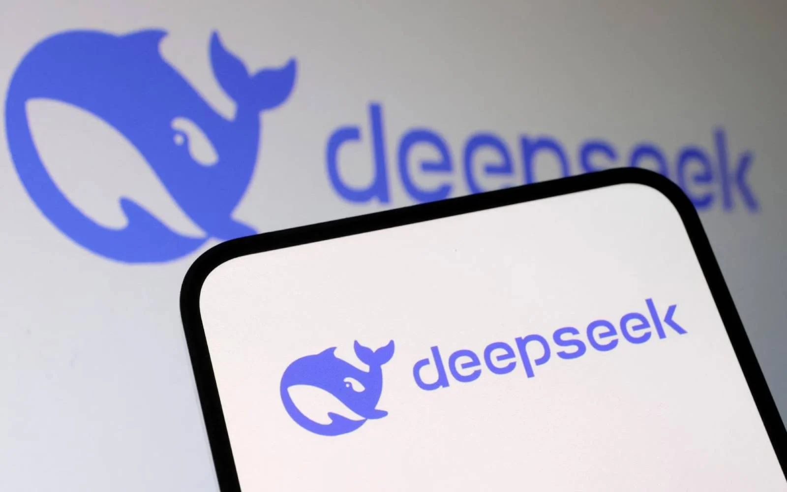UE discute uso de IA pela chinesa DeepSeek em meio a receio com privacidade