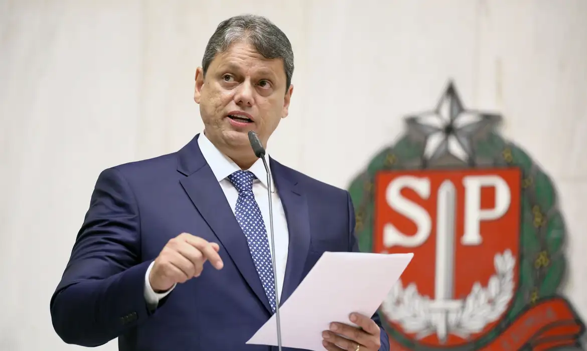 ‘Imagino que a gente vai perder de 1,5% a 2% do PIB neste ano’, diz Tarcísio de Freitas