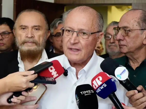Alckmin defende cotas de importação de aço pelos Estados Unidos