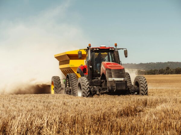 Esvaziamento do campo e os desafios da sucessão familiar no agronegócio global: oportunidades para a digitalização rural