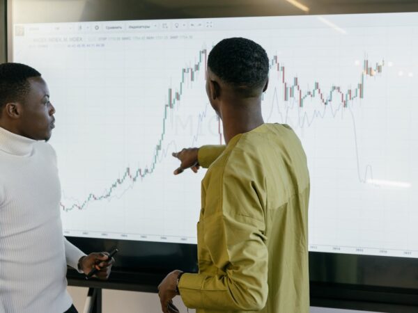 Investimentos dos brasileiros têm alta anual de 12,6%, a R$ 7,3 tri em dezembro, diz Anbima