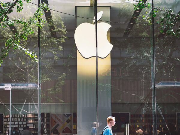 EUA: acionistas da Apple rejeitam proposta para eliminar programas de diversidade da empresa