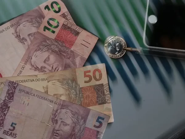IRPF 2025: confira calendário de pagamento de restituições