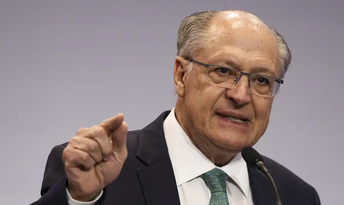 ‘Uma taxa de juro elevada atrapalha a economia porque encarece o crédito’, diz Alckmin