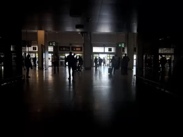 UE descarta indícios de ciberataque em apagão que afeta Espanha e Portugal