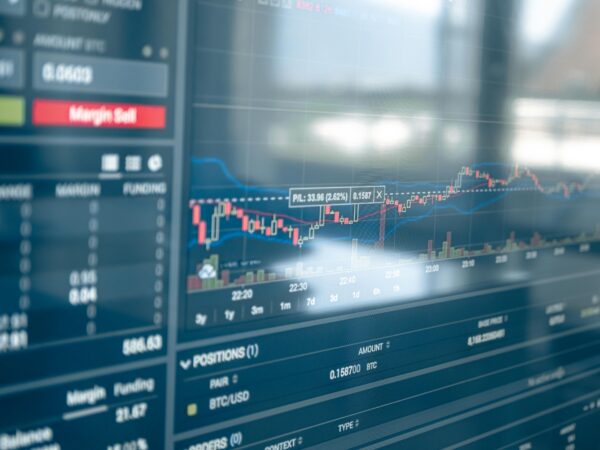Com tarifas recíprocas, contração do comércio global pode chegar a 1,5% em 2025, diz OMC