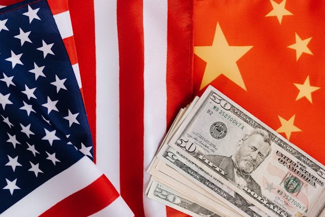 Casa Branca diz que tarifa adicional de 50% sobre a China começa a ser cobrada amanhã