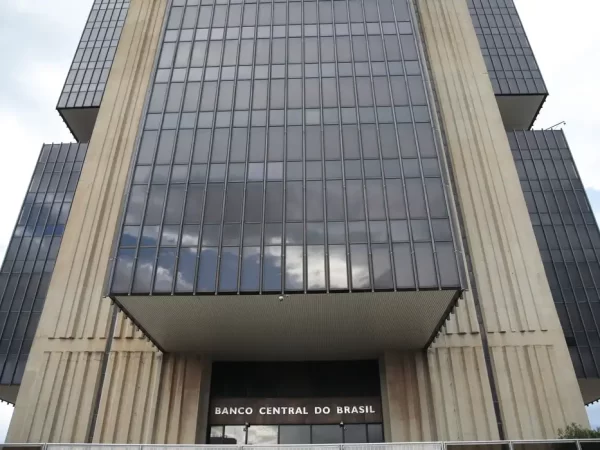 Bancos Centrais do Brasil e da China assinam acordo de troca de moedas