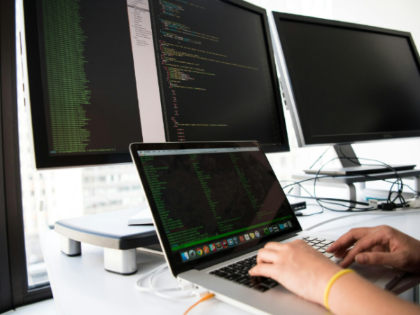Ataques digitais em alta: como as empresas podem se proteger com estratégias baseadas em dados