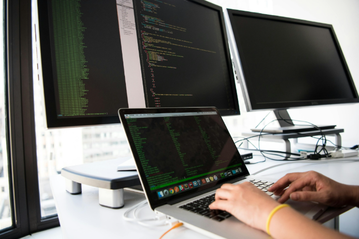 Ataques digitais em alta: como as empresas podem se proteger com estratégias baseadas em dados