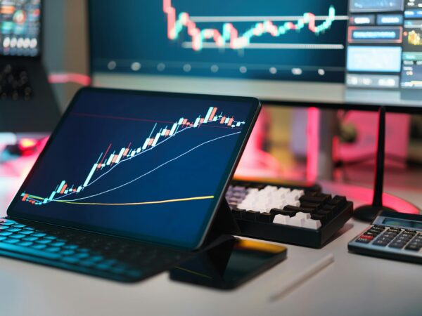 Fitch reduz previsão de crescimento potencial de mercados emergentes, mas eleva a do Brasil