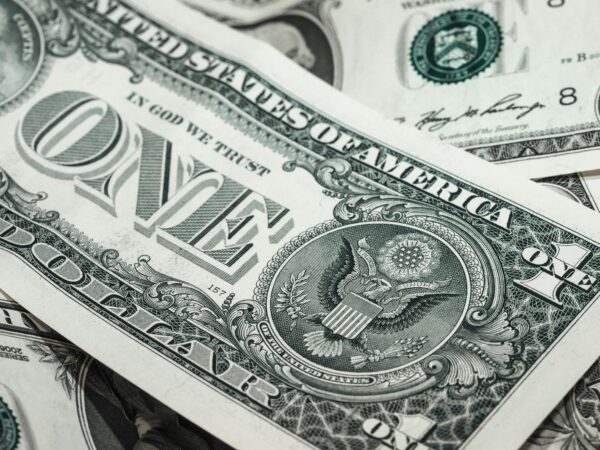 IIF: ativos de países emergentes sofrem perda líquida de US$ 200 milhões em abril