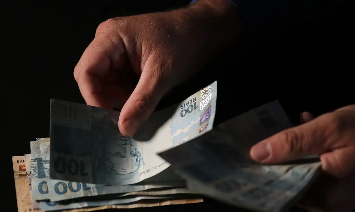 Juros: curva ganha inclinação com desconforto fiscal nos EUA e no Brasil