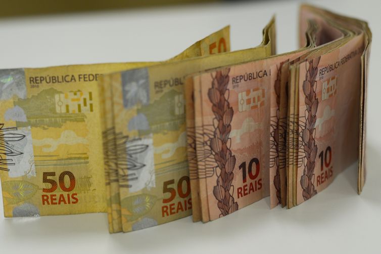 Atividade econômica brasileira cresce 0,2% em abril