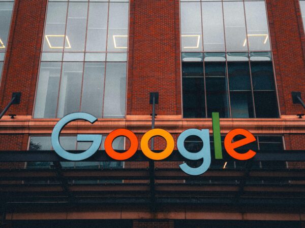 Google firma acordo de US$ 3 bilhões para usar energia hidrelétrica em seus data centers nos EUA